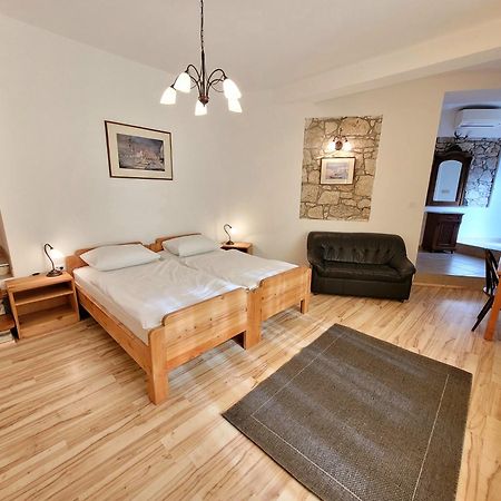 Apartments Brscic Пореч Екстер'єр фото