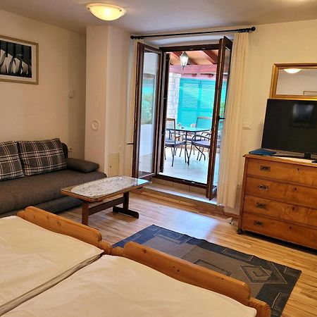 Apartments Brscic Пореч Екстер'єр фото