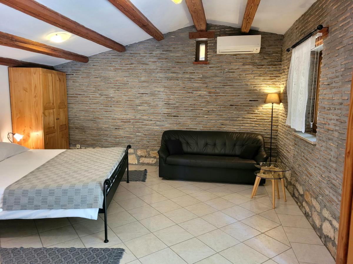 Apartments Brscic Пореч Екстер'єр фото